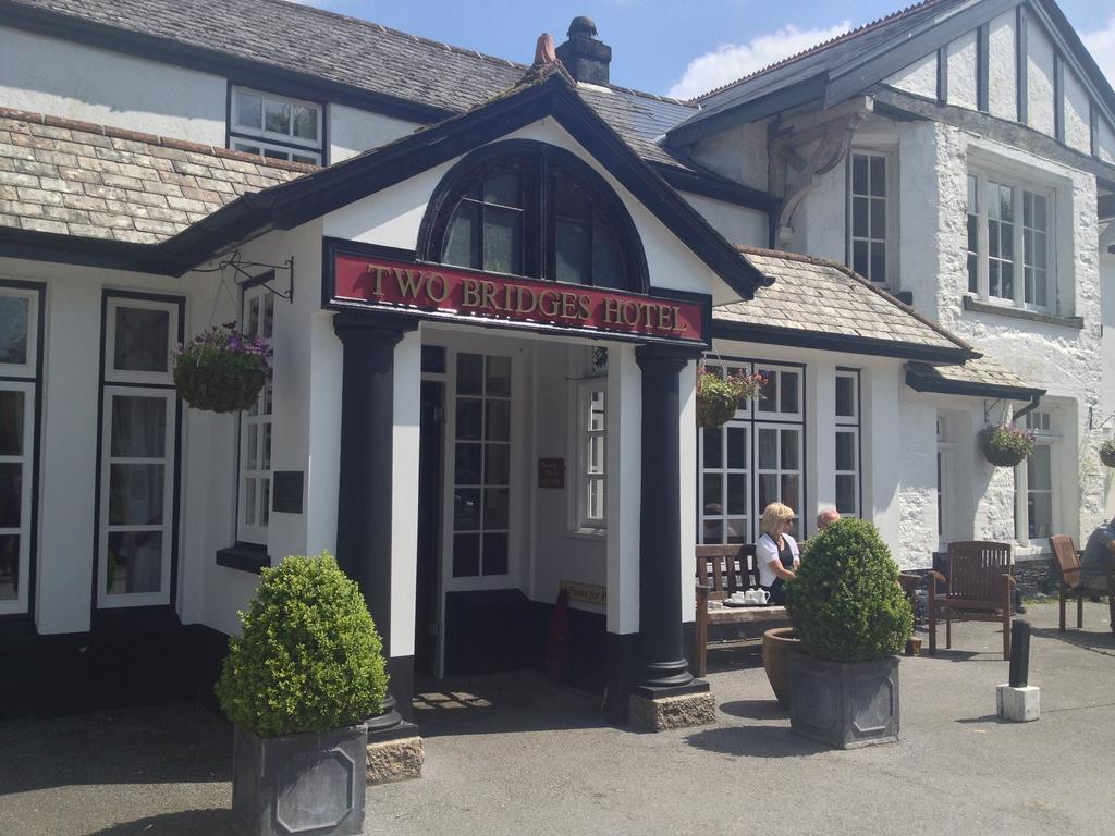 Two Bridges Hotel Exterior photo